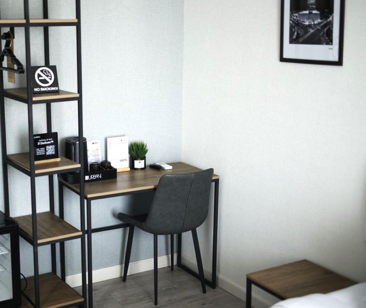 Urban Hotel Бішкек Екстер'єр фото